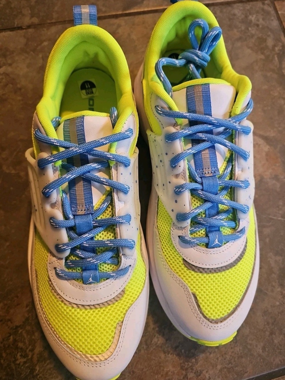 Nike Jordan Trunner O/S sneakers vibrant neon yellow mesh upper Size 11